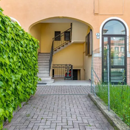 Guesthost - Prato Della Valle Roomy Flat *