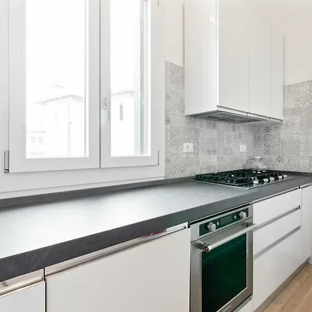 Guesthost - Prato Della Valle Roomy Flat Πάδοβα
