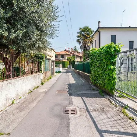 Guesthost - Prato Della Valle Roomy Flat Apartmán Padova