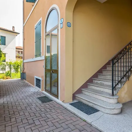 Guesthost - Prato Della Valle Roomy Flat Апартаменты