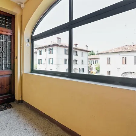Prato Della Valle Roomy Flat 아파트 *