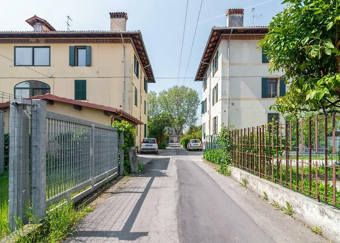 Апартаменты Guesthost - Prato Della Valle Roomy Flat