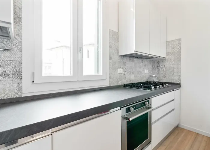 Guesthost - Prato Della Valle Roomy Flat Padova