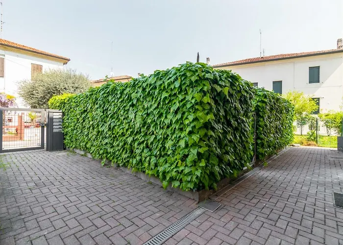 Guesthost - Prato Della Valle Roomy Flat * Padova