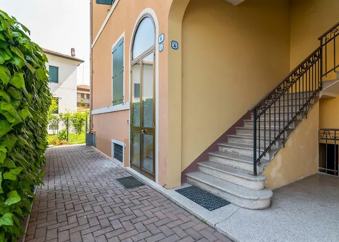 Guesthost - Prato Della Valle Roomy Flat Apartment